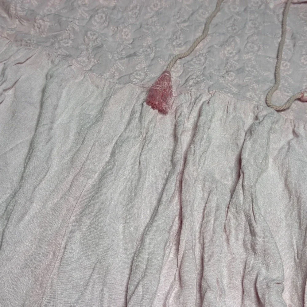 Torrid Pink Floral Embroidered Sleeveless Tassel Tie‎ Top Plus Size 5 - Picture 2 of 5